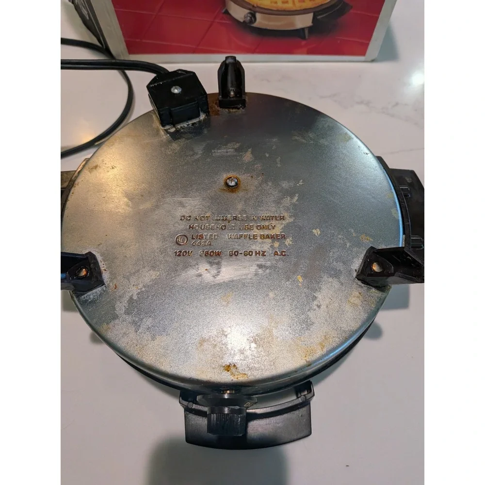 Vintage Toastmaster W252 Waffle Baker Maker Iron Chrome Round Non-stick Works!